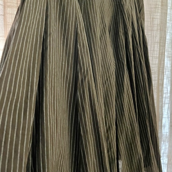 Gap size 4 Cool Cotton Skirt. Dark brown/thin white striped, fully lined. - Picture 7 of 7